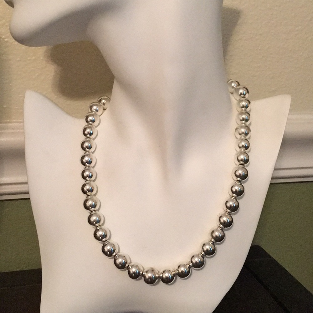 🔴 3 for $25 🔴 Silver Beaded Necklace